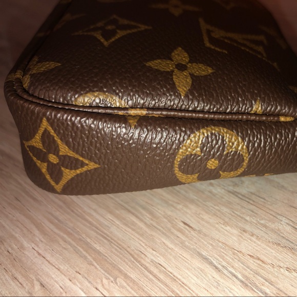 🦁❤️Louis Vuitton Mini Pochette Lions 2018❤️🦁 - Picture 7 of 10
